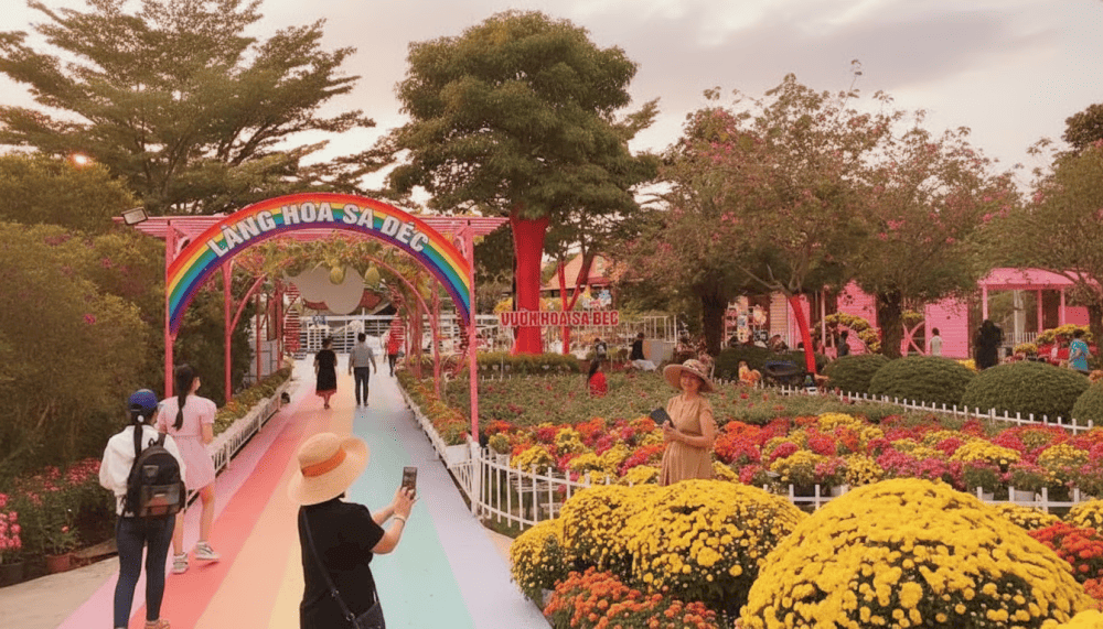 L&agrave;ng hoa Sa Đ&eacute;c tọa lạc ngay gần trung t&acirc;m th&agrave;nh phố Sa Đ&eacute;c, tỉnh Đồng Th&aacute;p